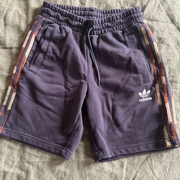 Adidas Black and Camo Shorts - Picture 2 of 6